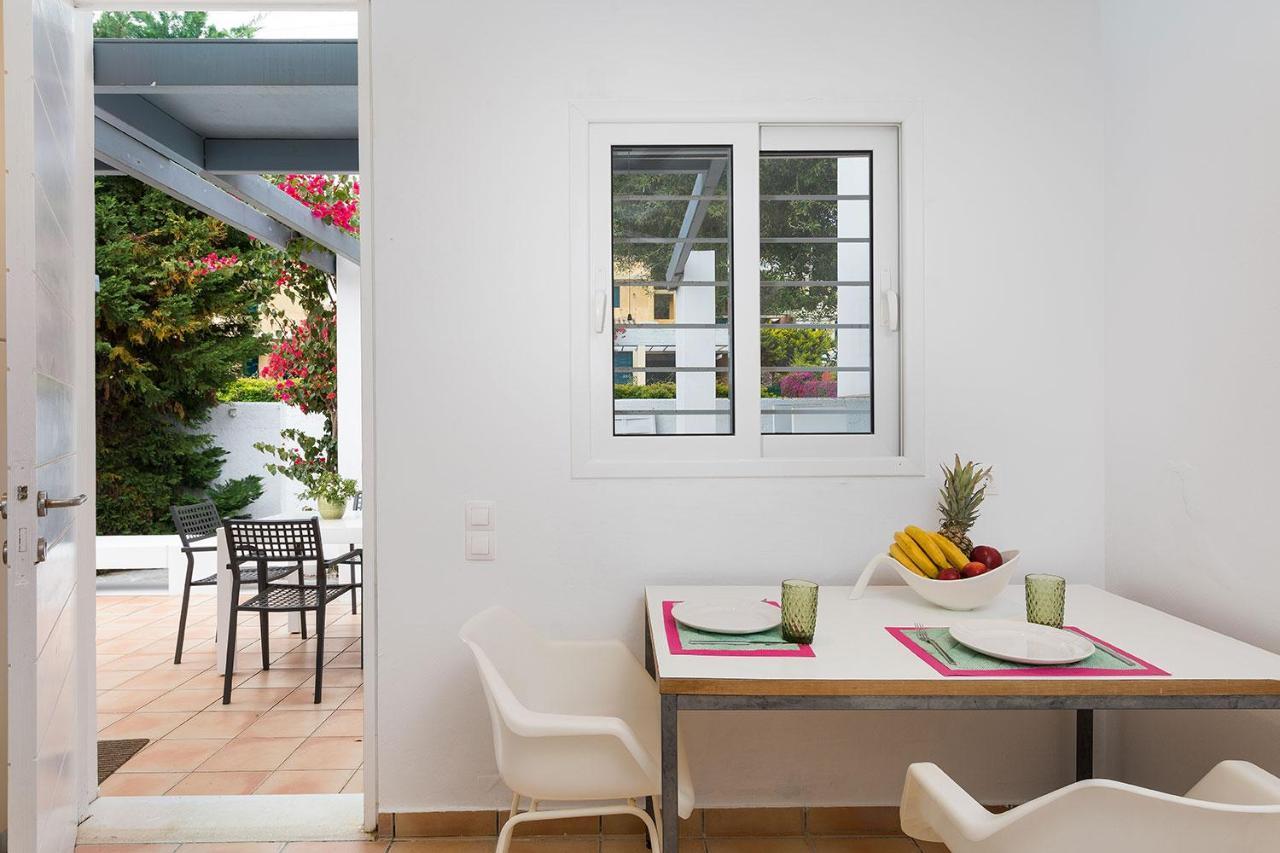 Del Mar Villa *